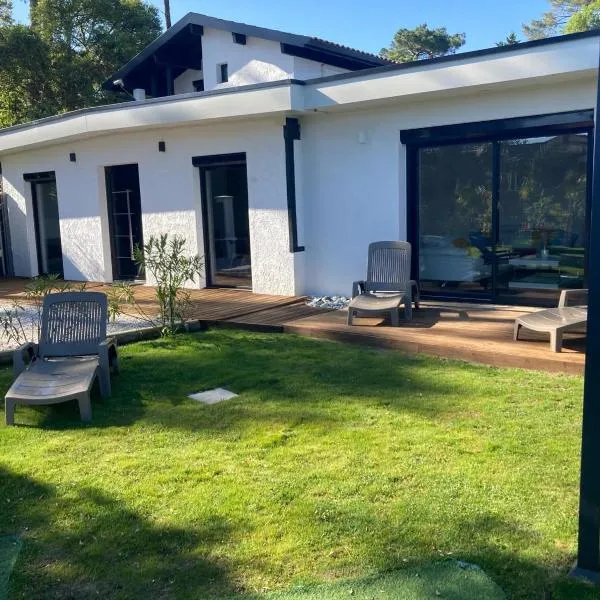 villa bord de mer 400 M de la plage，位于拉本讷的酒店