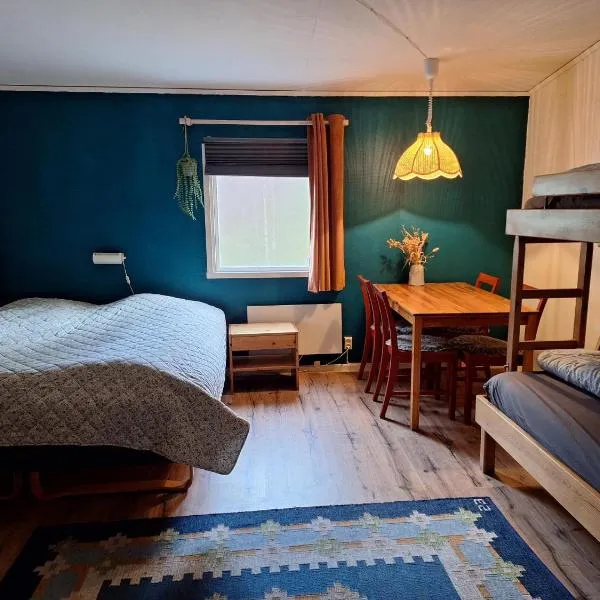 HOSTEL and VANDRARHEM LUPIN Naturcamping Lagom，位于Gräsmark的酒店