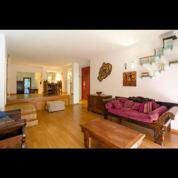 Mare dentro，位于瓦拉泽的酒店