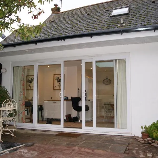 Frog Palace - Secure Parking-Outside Area-Topsham-Exeter-Beach-Chiefs-WiFi，位于托普瑟姆的酒店