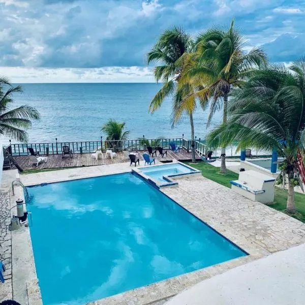 Ventana Va102a at Arecibo 681 Ocean Drive，位于阿雷西博的酒店