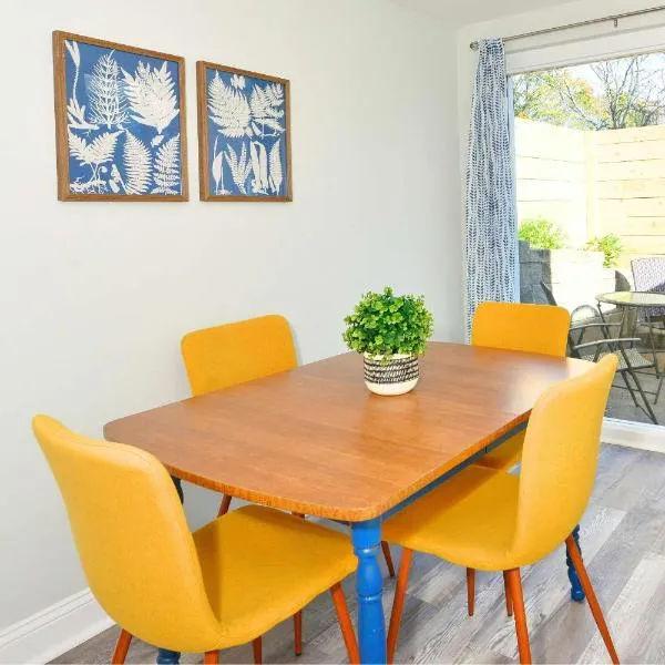 Jennifer's Walk to Brown U Private Entry & Patio，位于普罗维登斯的酒店