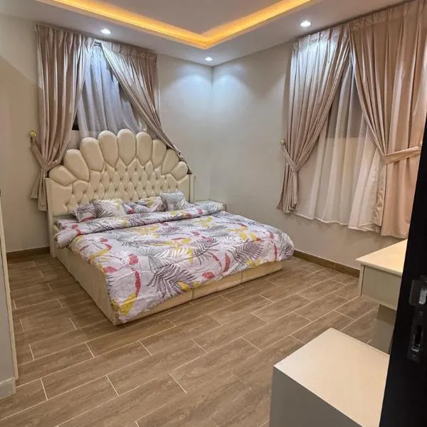 شقق الشهيد الفندقية，位于泰布克的酒店