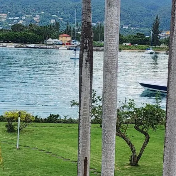 Dejai On The Bay，位于蒙特哥贝的酒店