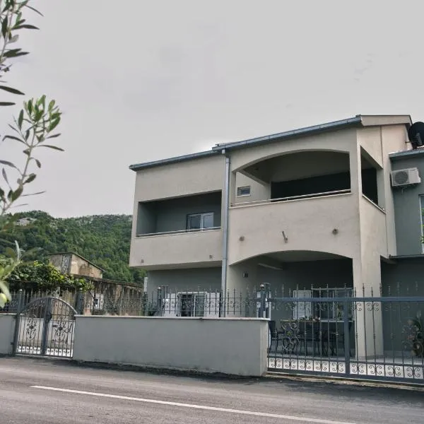 Rafael Apartment，位于Opuzen的酒店