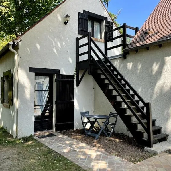 Charmant appartement tout équipé，位于Noisy-sur-École的酒店