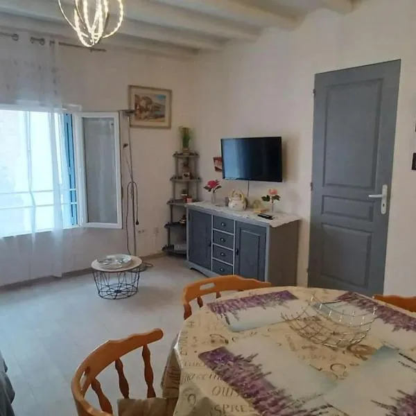 Type 2 quartier du port 2 à 4 personnes，位于Saint-Chamas的酒店