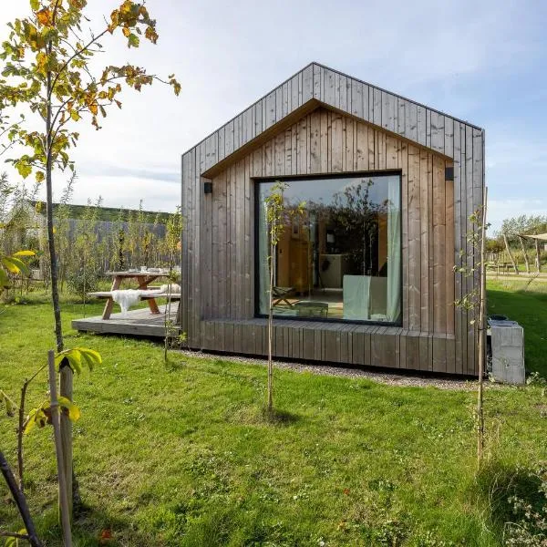 Hello Zeeland - Zeeuwse Liefde Tiny House 3，位于韦斯特卡佩勒的酒店