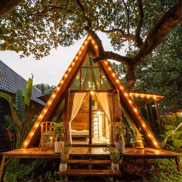 Vrihi Luxury A-Frames Goa，位于North goa的酒店