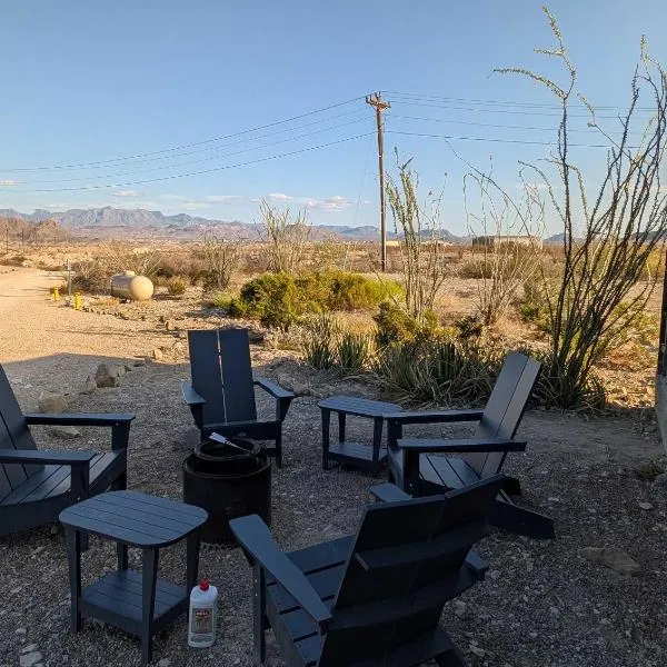 Container Home at Stardust Big Bend 5 min from Park，位于特灵瓜的酒店
