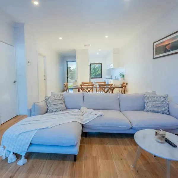 Modern Townhouse, Close to beach，位于Christies Beach的酒店