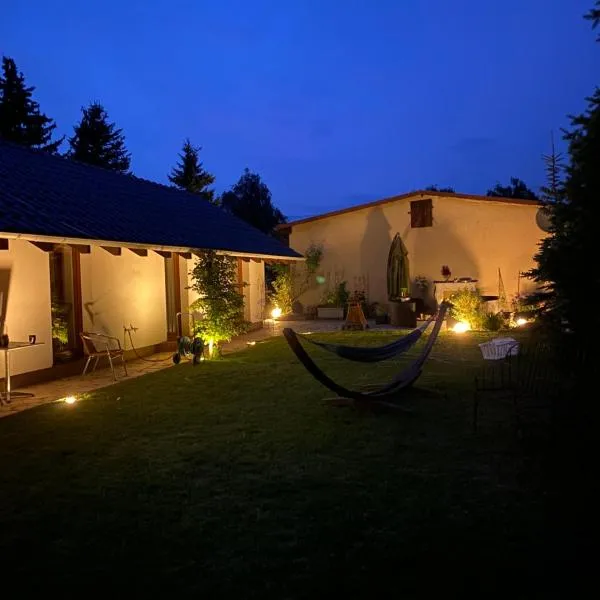 Ferienhaus am Feld nahe Berlin，位于Kolonie Fredersdorf的酒店