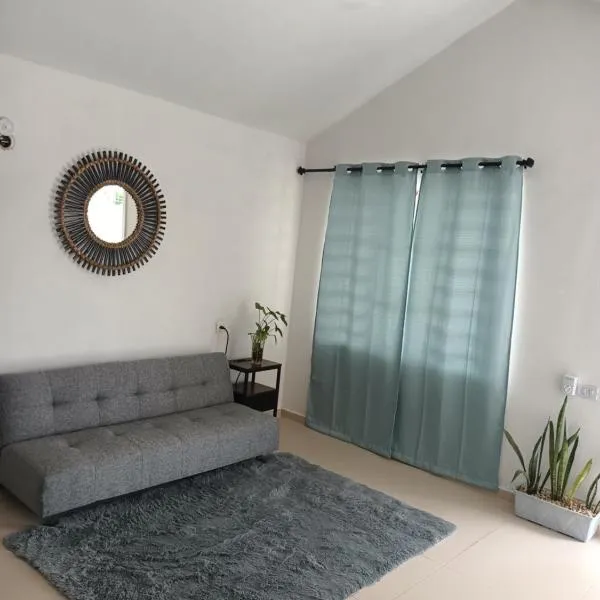 Fresco Departamento con balcón，位于切图马尔的酒店