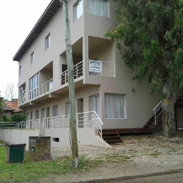 Duplex en Pinamar，位于皮纳马尔的酒店