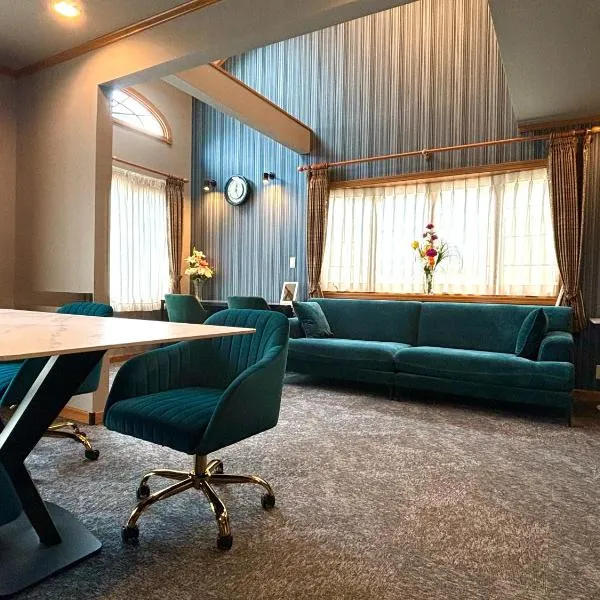 Five room 120 SKY TREE SENSOJI FreeParking 1292sqft，位于东京的酒店