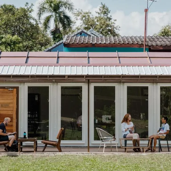 The Yard Hostel Chiang Mai，位于清迈的酒店