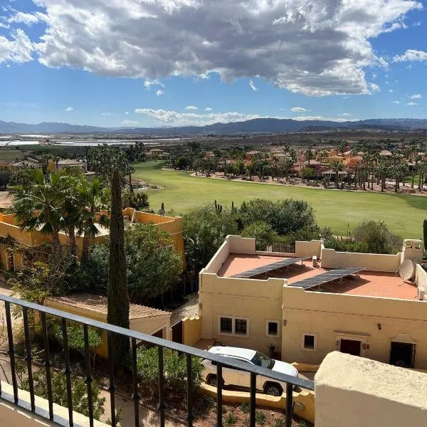 Casa Birdie, Golf & Piscina Retreat at Desert Springs Golf Resort near Vera Playa，位于维拉的酒店
