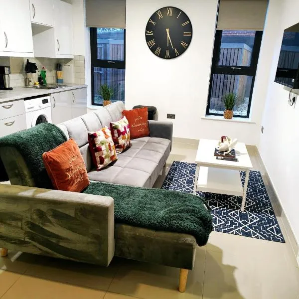 Luxurious 3 bed Ensuites & kitchenettes Nr LGI Hospital & Uni - Free 5G WIFI & Netflix Short Stays - Contractors Free Parking，位于利兹的酒店