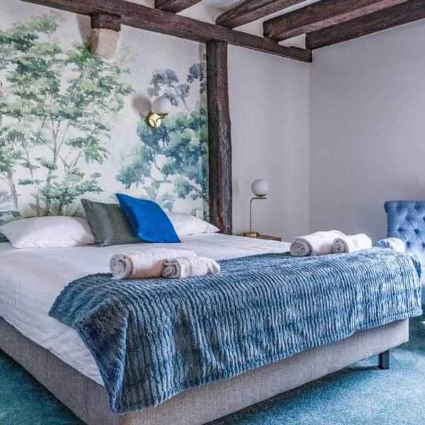 The Originals Boutique, Hôtel Le George , Loches，位于洛什的酒店