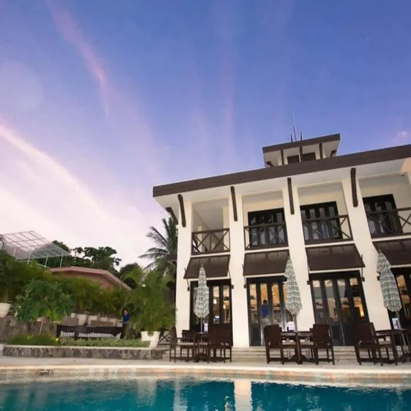 2-BD Ocean-View Condo on 3rd Floor，位于科克的酒店
