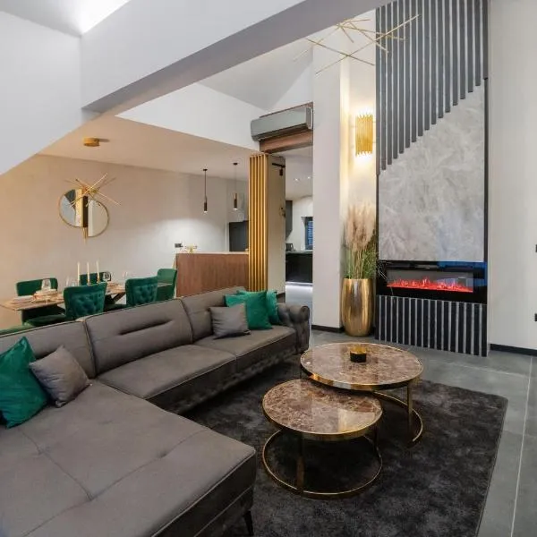 UpArt Home & Spa，位于贾科沃的酒店