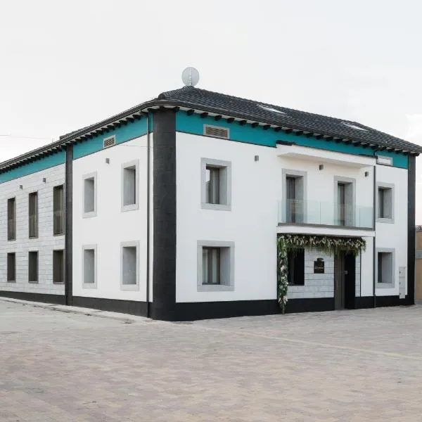 Hostal Dreamland，位于Gómezserracín的酒店
