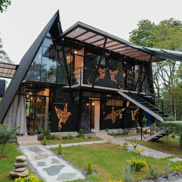 Suites Casa ColibrÍ，位于明多的酒店