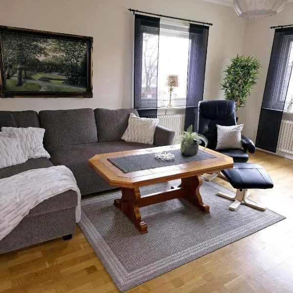 Lägenhet centralt i Halmstad，位于哈尔姆斯塔德的酒店