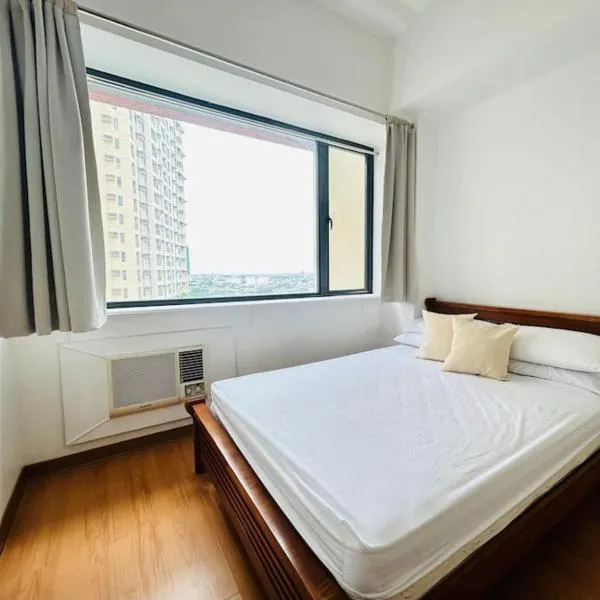 Budget Accommodation at Ace Suites Residence next to the Famous Indoor Water Spa,位于马尼拉的酒店