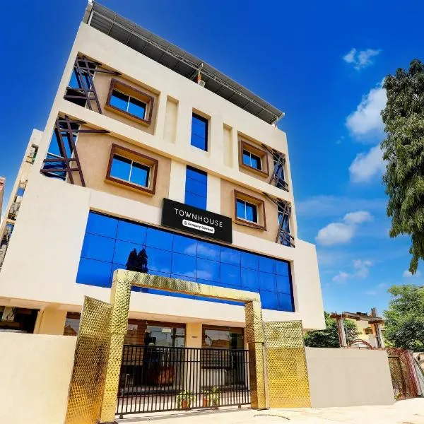 Townhouse Hoshangabad Road Near Aashima Mall，位于博帕尔的酒店