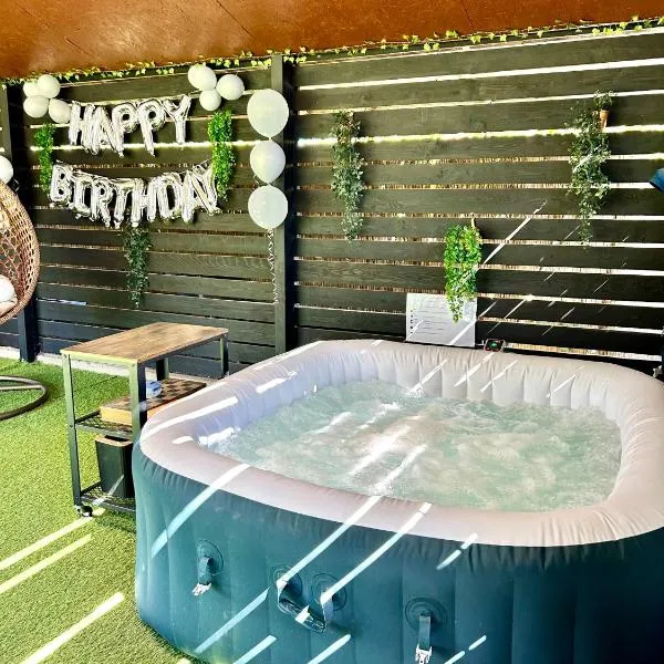 TT Relax - Private Jakuzzi - Hajdúszoboszló，位于豪伊杜索博斯洛的酒店