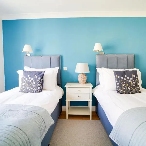The Artist Loft, Ensuite Guest Rooms, Porthleven，位于波思利文的酒店