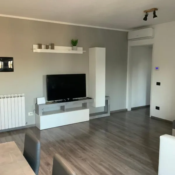 Trilocale alle porte di Milano immerso nel verde，位于Rodano的酒店