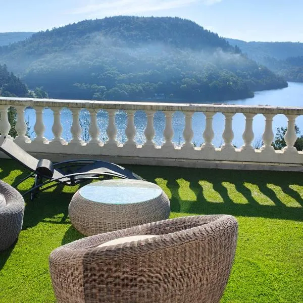 Ma villa au bord de l'eau，位于Miremont的酒店