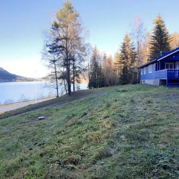 Koselig blått hus - utsikt Losna，位于Tretten的酒店