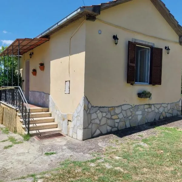 Casa Vacanze L'Amedeo，位于Serrone的酒店