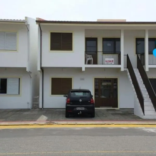 Apartamento no centro de Garopaba bem próximo a praia，位于加罗帕巴的酒店