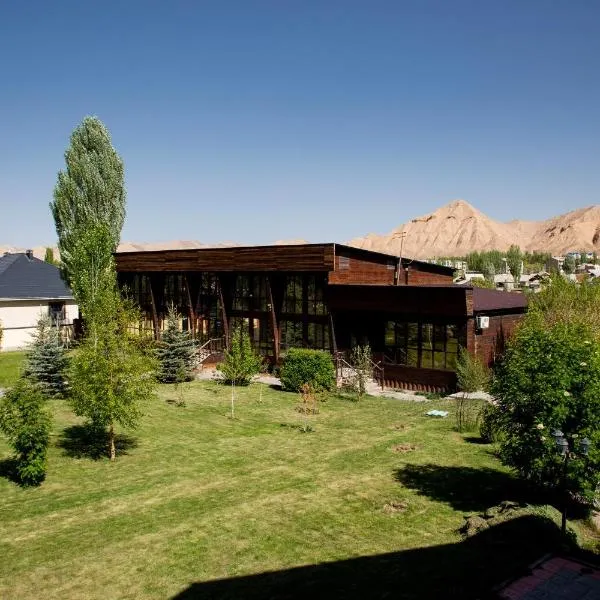 Khan Tengri Hotel，位于纳伦的酒店