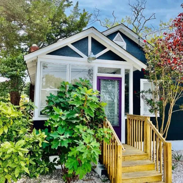 Cozy Beach Cottage Near The Bay，位于五月岬郡的酒店