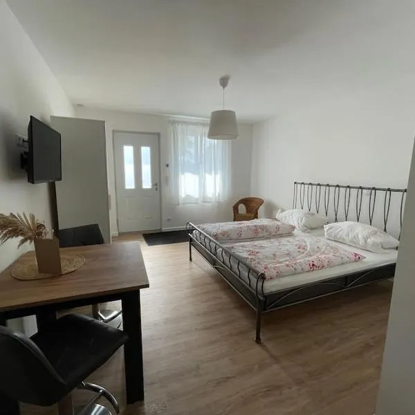 Gästezimmer im Weingut Kissel，位于Gundheim的酒店