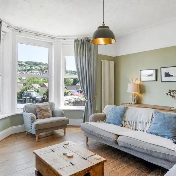 Spacious House & Garden in Ilfracombe，位于伊尔弗勒科姆的酒店