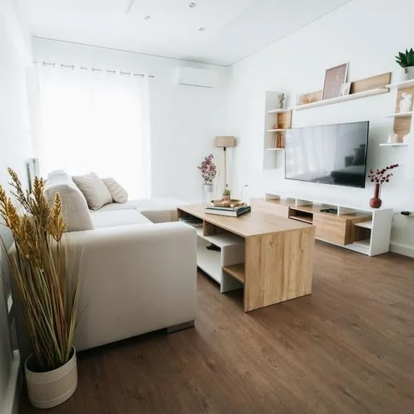 Luxury Port View Residence，位于拉夫里翁的酒店