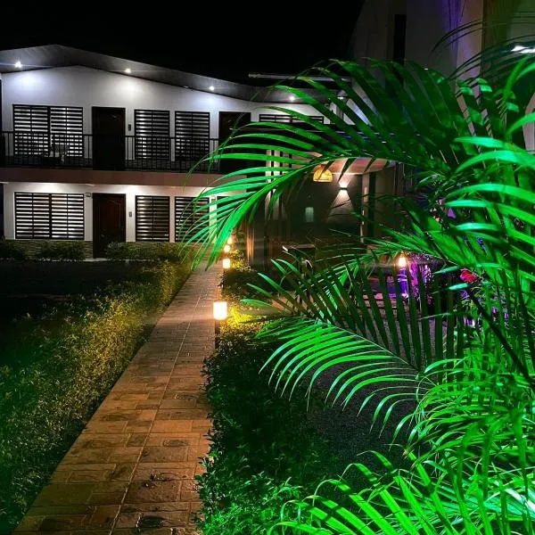 Mevak Apartments Suites，位于福尔图纳的酒店