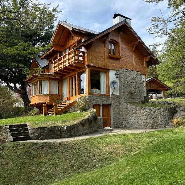 CASA de MONTAÑA CON VISTA AL LAGO，位于圣卡洛斯-德巴里洛切的酒店