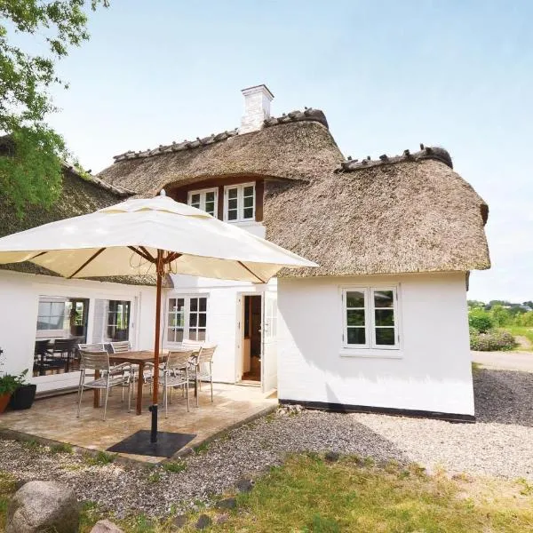Two-Bedroom Holiday Home In Grasten，位于格罗斯滕的酒店