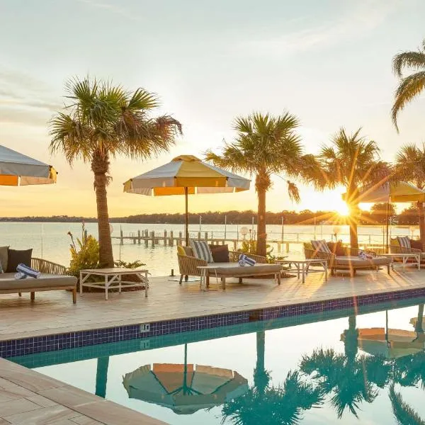 The Beachcomber Hotel & Resort, an Ascend Collection Resort，位于图克雷的酒店