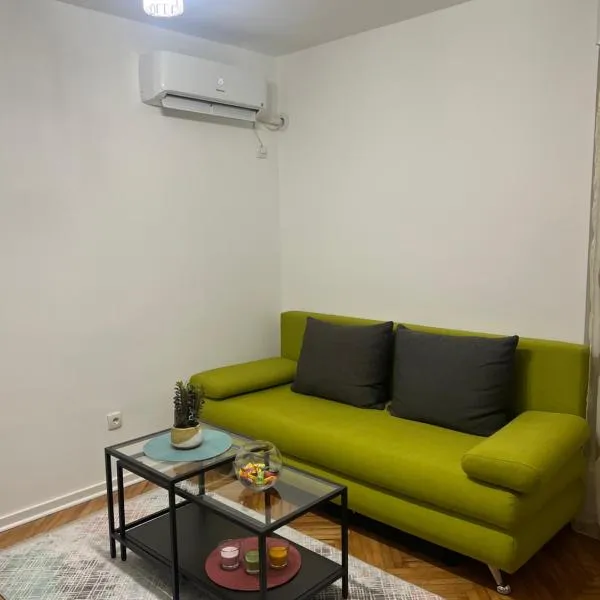 Aurora Apartmani Indjija，位于Inđija的酒店