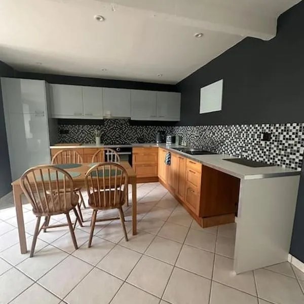 Petite maison de village 2，位于Saint-Maurice-de-Rémens的酒店
