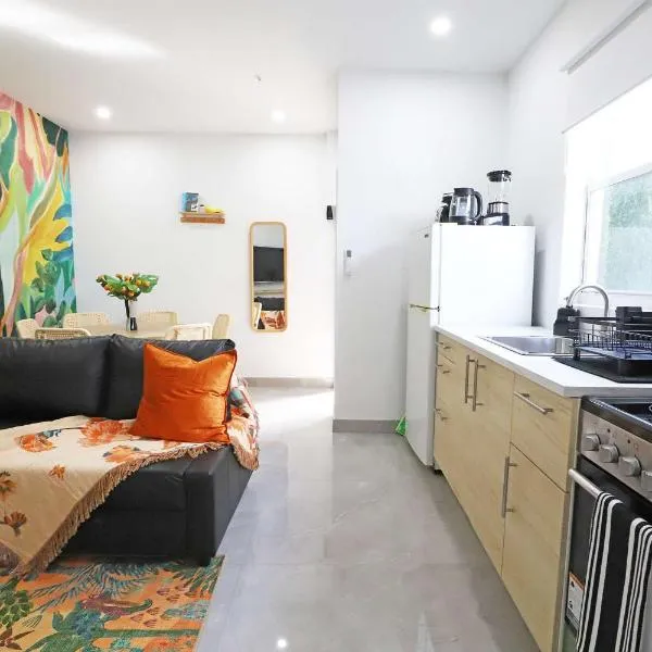 Rooftop Retreat on Ocean Drive with Beach View，位于迈阿密海滩的酒店