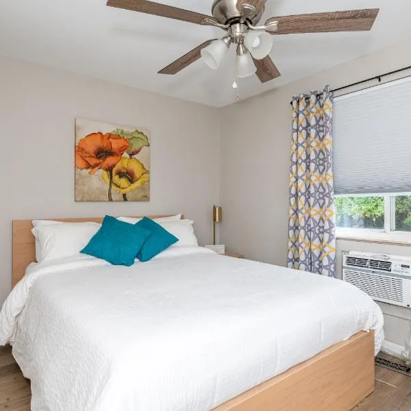 2br Comfort Near The Greene! MidCentury Modern，位于Kettering的酒店